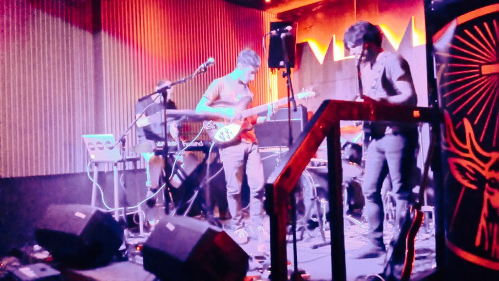 etergr's tweet photo. Gran noche junto @HiCorea_ y @joinBaywaves! esperamos volver a veros muy pronto! @ondasdelespacio @JagermusicSpain https://t.co/1h81nqYuNz