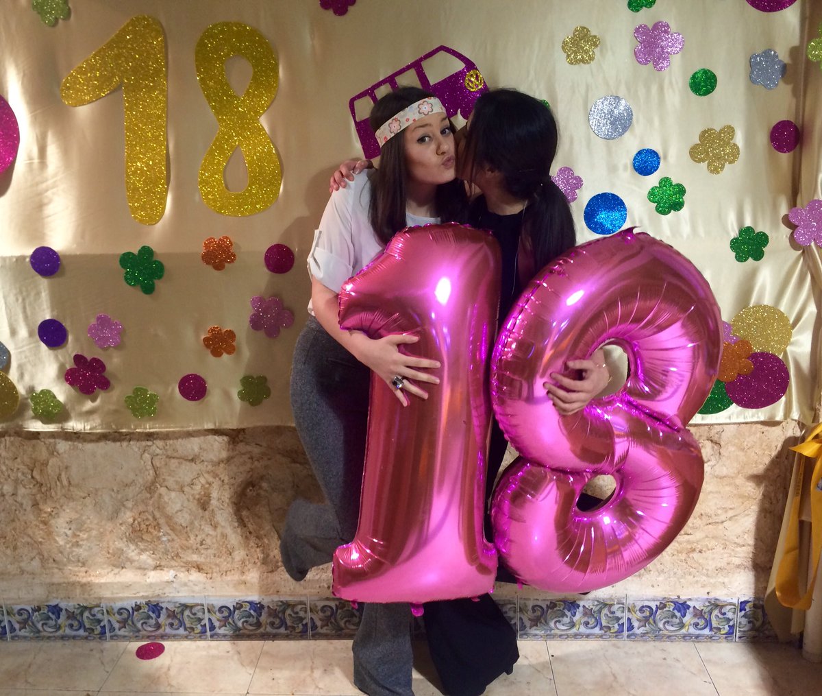 helenaserrano98's tweet photo. @albmv 💕💕 https://t.co/0Q4RsI9pUg