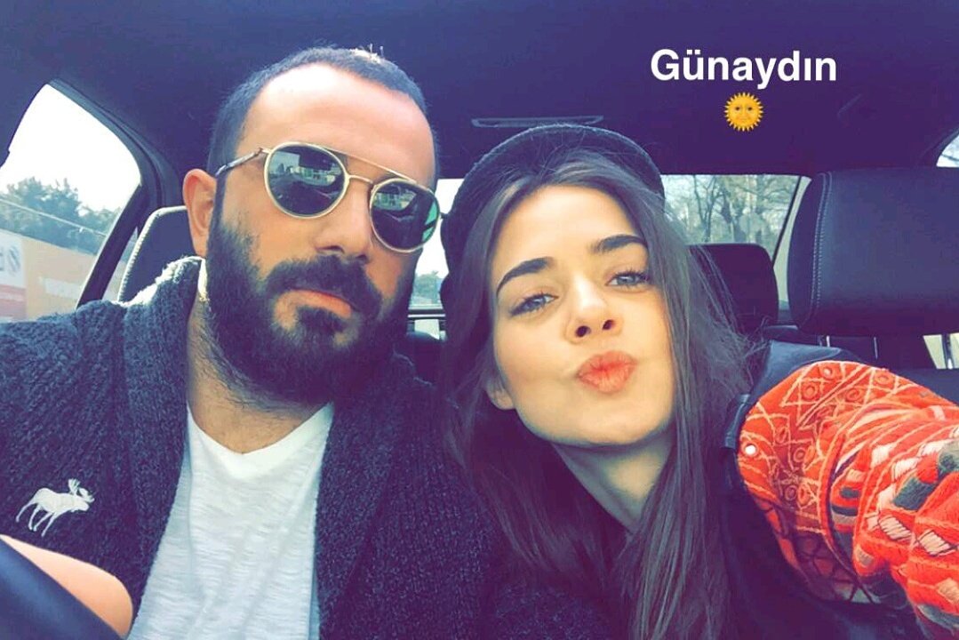 soralbensufcc's tweet photo. Aşkınıza ölürüm be!!😍😍😍😍 Öyle tatlısınız kiiii😻✨ @kedivelisi @hakanbas #hakben💓 https://t.co/yBSVASffMI
