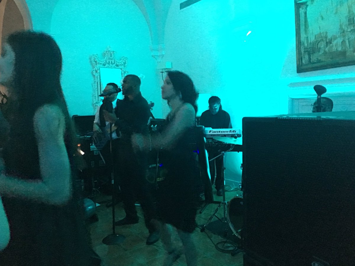 recteclive's tweet photo. @1FrequencyBand killin it last night. https://t.co/lBC8Rch4Ab