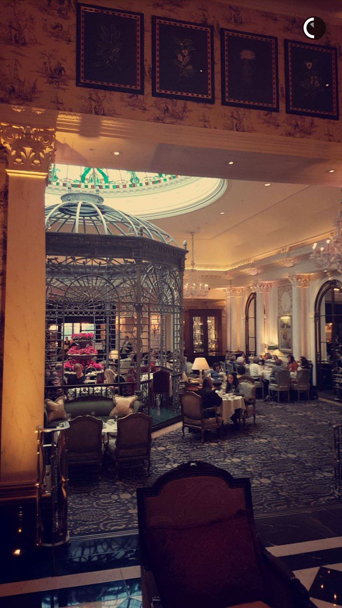 MiffyOrTiffy's tweet image. Eleanor's snapchat story gave me a little heart attack.
I'm currently crying on the floor.