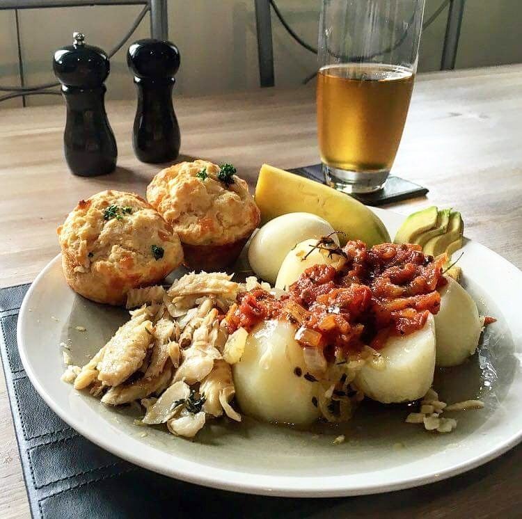 momcraftwithliz's tweet photo. We can smell the aroma of #codfishandpotatoes through the whole neighborhood!! Happy Sunday! https://t.co/bAjvwxSOLS