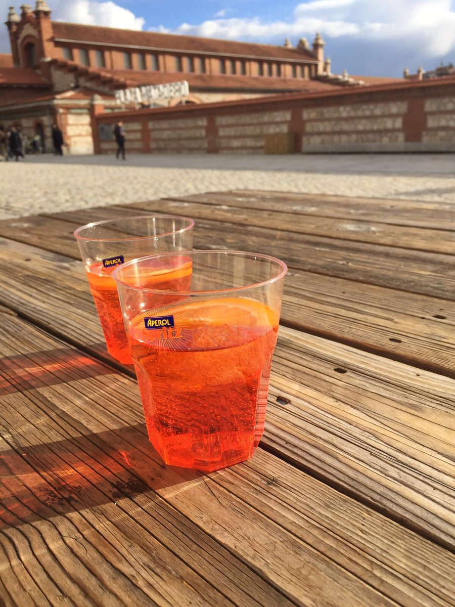 Domingo con amigos y Aperol Spritz en el @mercadocdiseno... 😎 #Madrid #LoveEveryDay