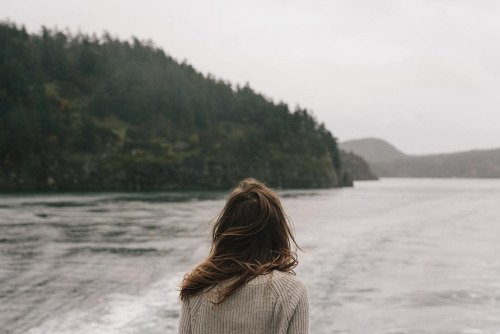 cause it's time
to leave those feelings behind.

เพราะมันถึงเวลาแล้วล่ะ
ที่จะทิ้งความรู้สึกพวกนั้นไว้ข้างหลัง.