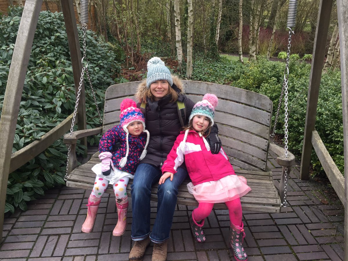 lewiscra's tweet photo. @RHSHarlowCarr  #MothersDay https://t.co/YflcreeoLG
