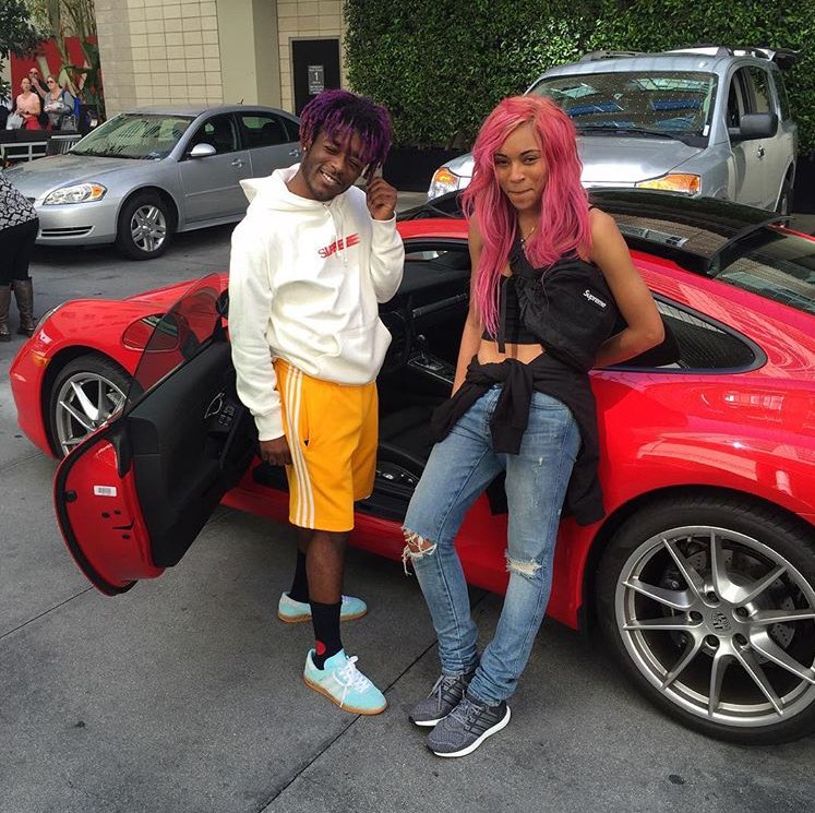 MartyMula_'s tweet photo. Son, idk why but this couple make me laugh 😂😂😂 they just look high and happy as hell 😭😭😭 https://t.co/sVk6TYOpor