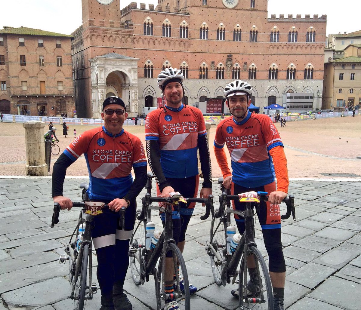 StoneCreekCoffe's tweet photo. I spy SCC kits in Italy... (Strade Bianche Granfondo in Siena, Tuscany) 🚴🏽 https://t.co/pIIVeUDohL https://t.co/GJW5JxtVDu