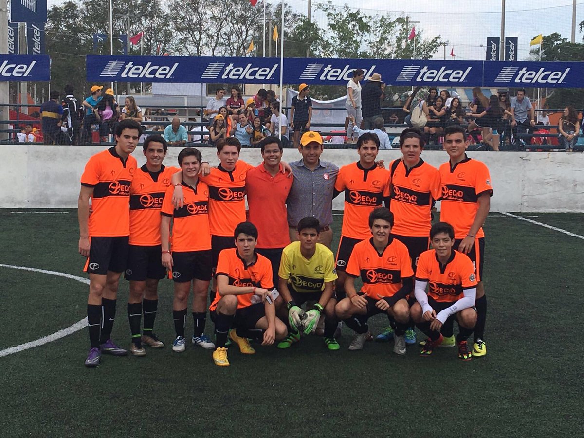 HaihusOfficial's tweet photo. Campeones campeones olé olé oleee https://t.co/2hKqCwz7r4