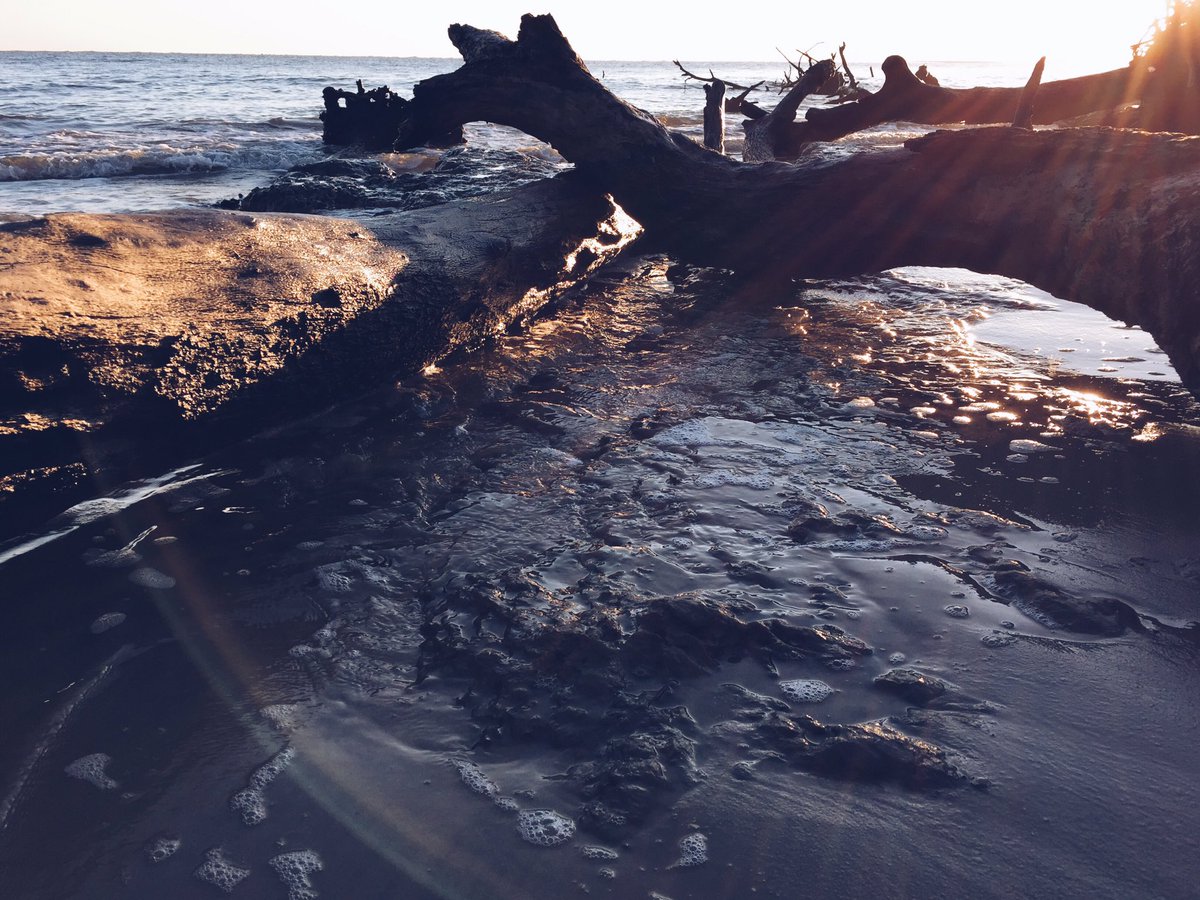 kyle_goodman56's tweet photo. Solid sunrise this morning. #BigTalbot #communitysunrise #VSCO https://t.co/BFPTtgJOzt