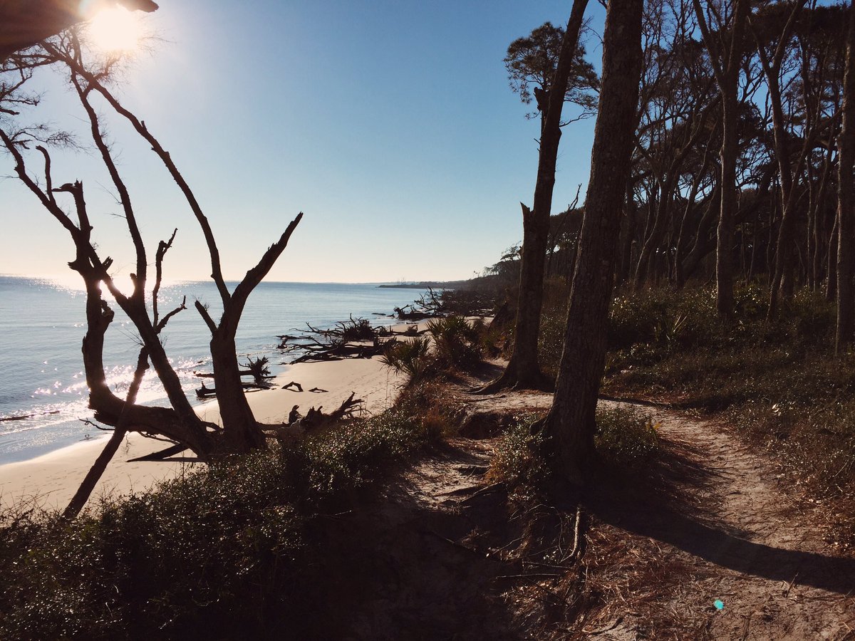 kyle_goodman56's tweet photo. Solid sunrise this morning. #BigTalbot #communitysunrise #VSCO https://t.co/BFPTtgJOzt