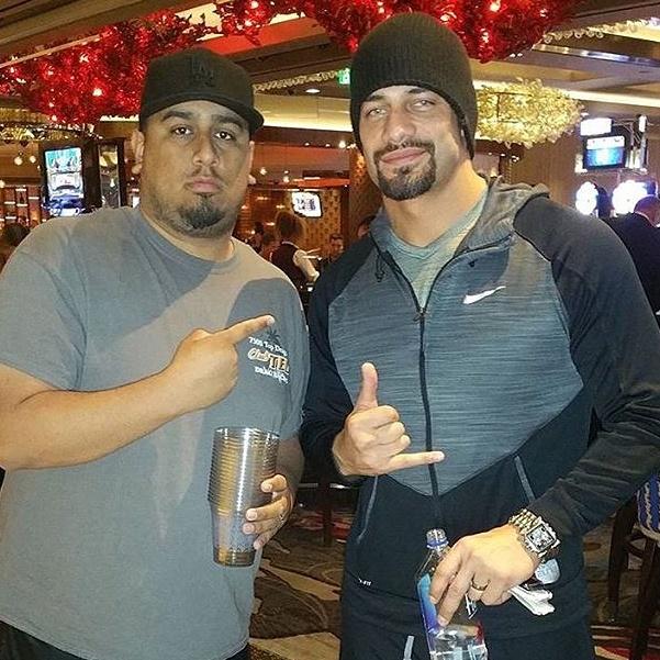 EmpireofRR's tweet photo. With fans . #RomanReigns looks good 🙌👍👌 https://t.co/nzGcrvOgIY