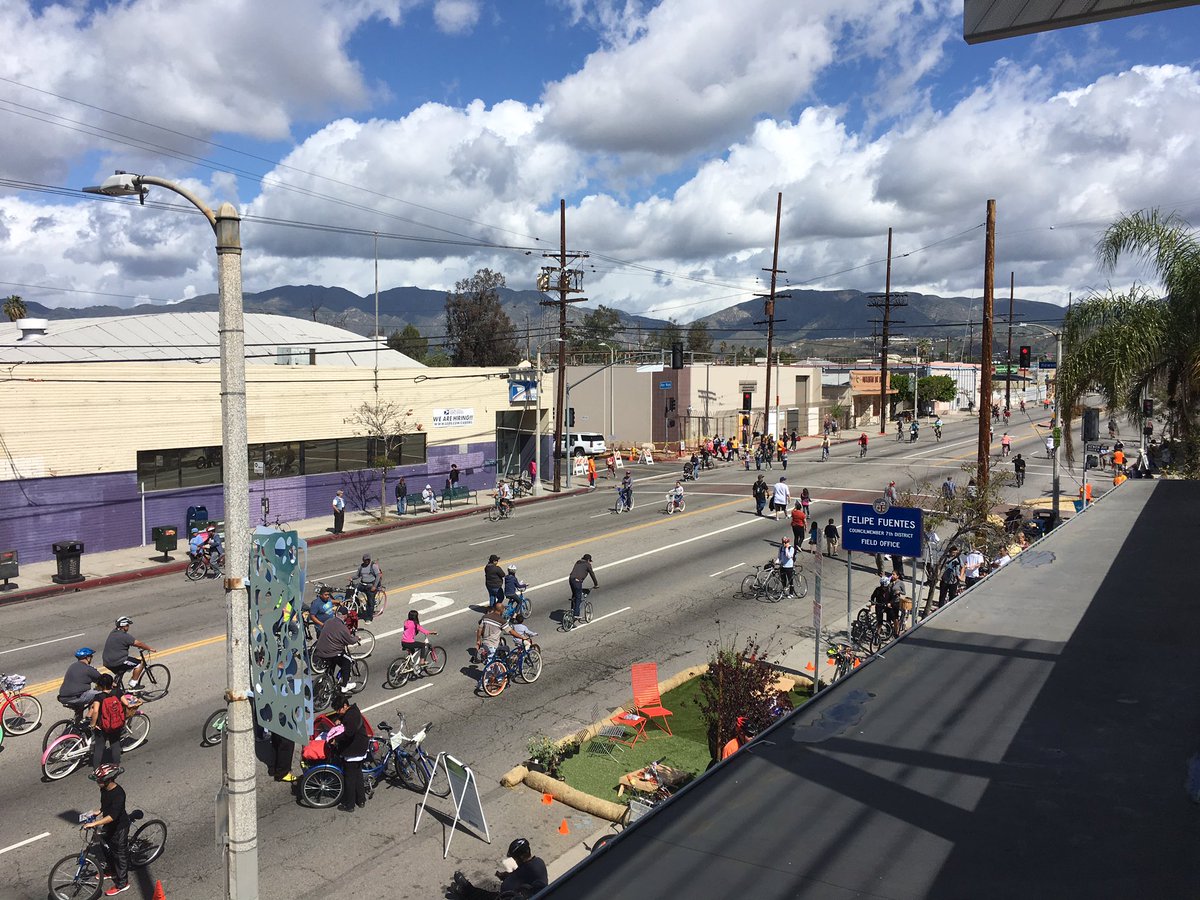 ActiveSGV's tweet photo. #CicLAvia the Valley from #Pacoima City Hall ๐๐ด๐พ๐ #OpenStreets #bikeSGV #bikeSFV #bikeLA #bikeCA https://t.co/7MzlUItxQH