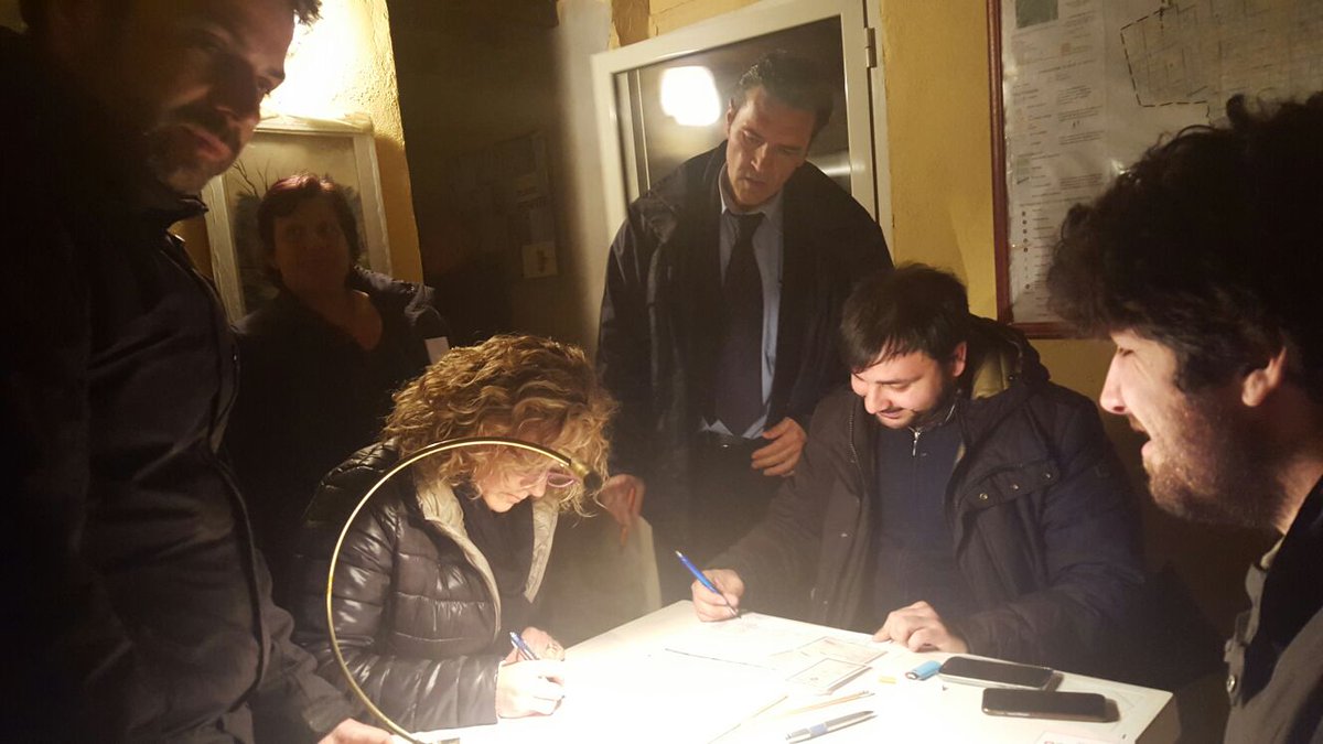 PrimarieRoma's tweet photo. Grazie ai nostri straordinari volontari, seggi aperti nonostante i generatori bagnati causa maltempo. #6marzo6tu https://t.co/zlE521NAfF