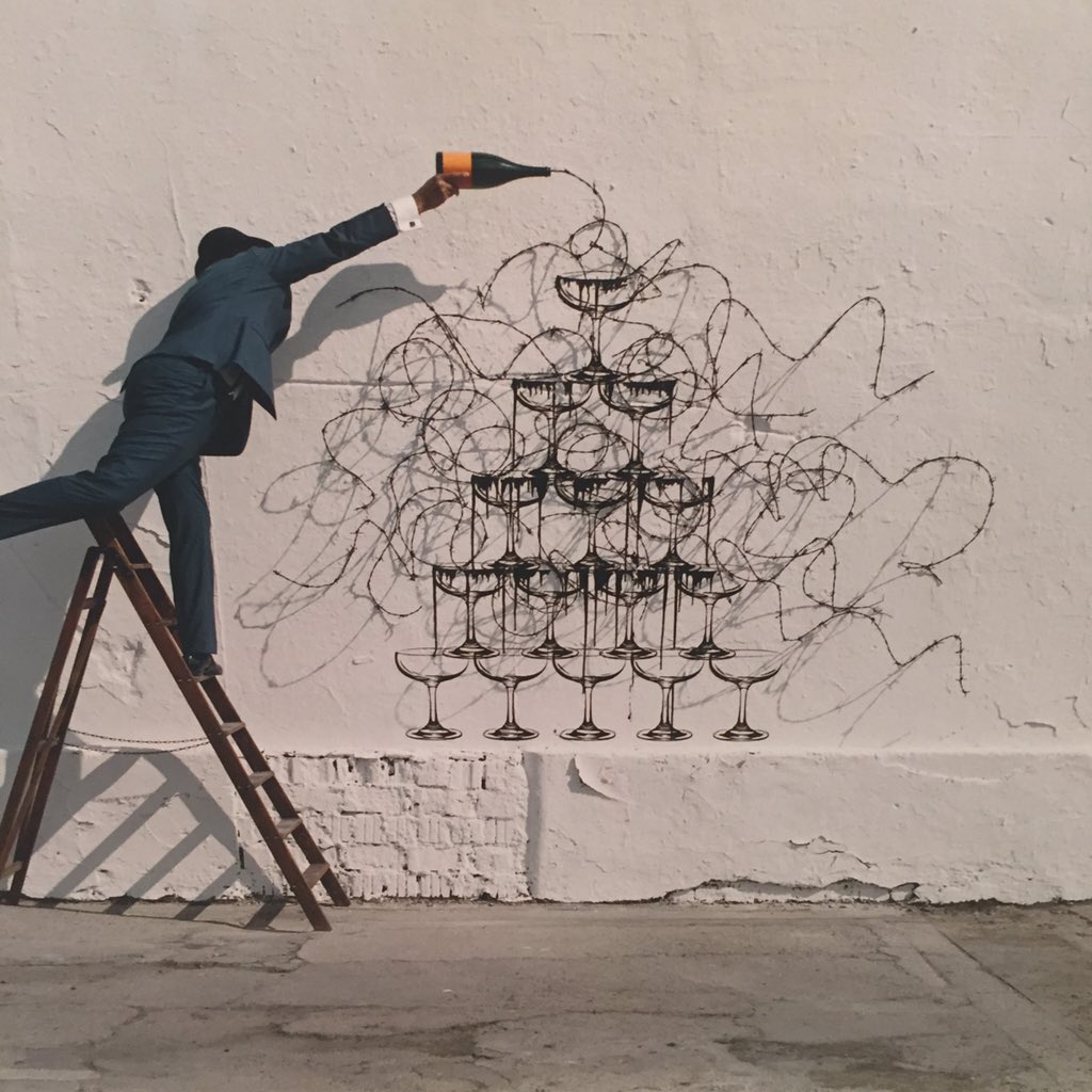 NicoletteMariaR's tweet image. #champagneshowers with #RobinRhode 🍾 #armoryshow #nyc #artsy