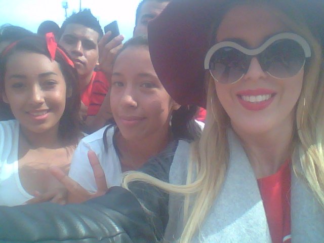 gr92856's tweet photo. Ayer en el #CorazonMasGrande <3 https://t.co/90vu2pYNHm