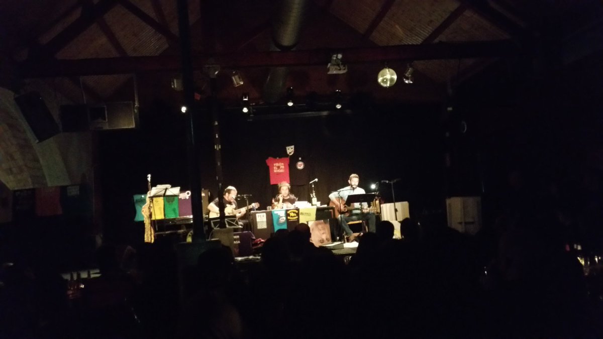 rpinol's tweet photo. L'artista, el cantant i el pallasso #Ovidi3 a #Lleida https://t.co/XF4RyAhUrs