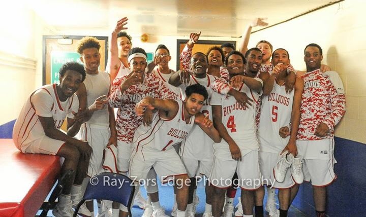 _Aaron10's tweet photo. We on our way🏀💍 #roadtostate https://t.co/YOl86Hv2h7