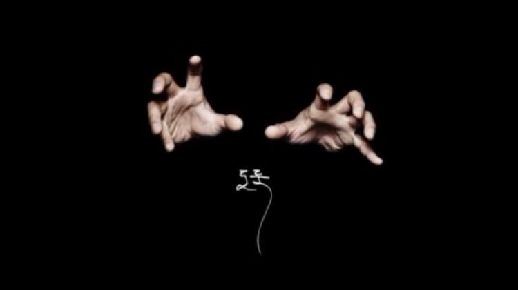 요즘 국카스텐의 하현우가 멋져보여요.
복면가왕 음악대장 흥하기를 응원합니다 :-)