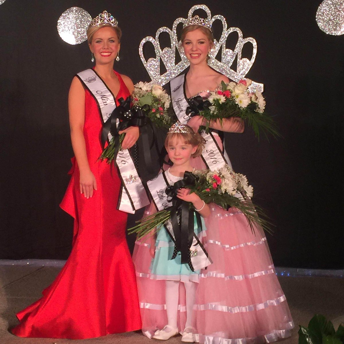 TuscolaCUSD301's tweet photo. Congrats 2016 Miss #Tuscola Madeline Clabaugh, Junior Miss Julia Kerkhoff and Little Miss Ava Brown. https://t.co/1WXzSx8wxO