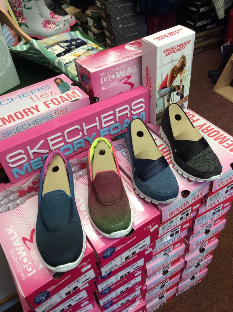 Pause A Second tweet media