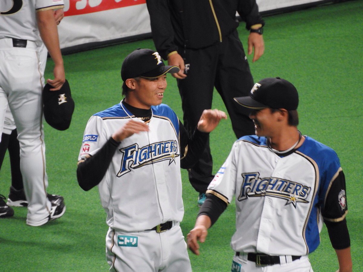 9_ky0n's tweet photo. 03.05 札幌ドーム

卓也×慎吾
立ち上がったあとも
一緒にいるとか
ほんと大好きです。←
ナイスコンビ♡♡ https://t.co/uZ4BwDIdPt