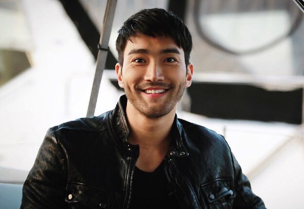 070316 | D-529 💖
From tv screens to movie screens; proud of you.
Happy 11th debut anniversary! 🍾✨
#waitingforsiwon