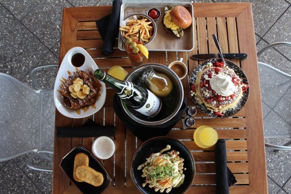 Tap42Bar's tweet photo. Coming for Bottomless Brunch?  https://t.co/k3qzhcPqyz https://t.co/4KEYwsyXMY