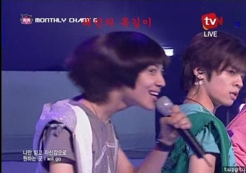 unaesthetickpop's tweet photo. Karaoke night with Taemin https://t.co/vv5PoC1jzE