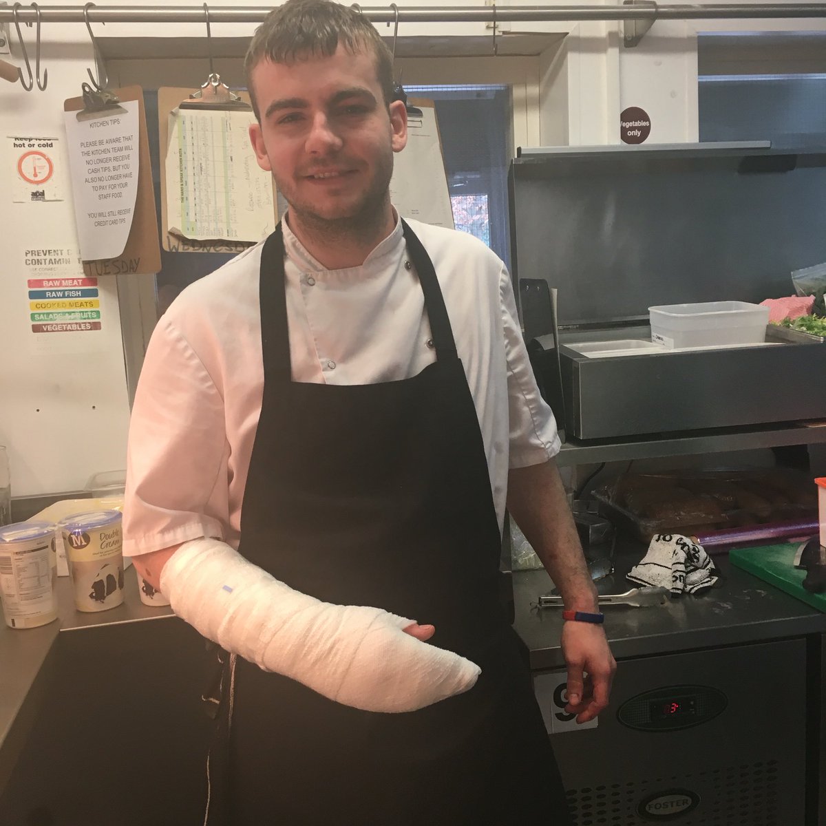 tristangreen's tweet photo. Bellend of the day award goes to @HarryOrchard1 😂🙈 https://t.co/yrXl8JEb8A