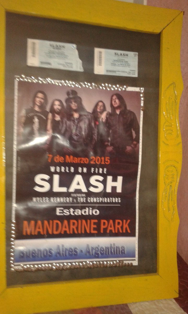 MylesUruguay's tweet photo. @MylesKennedy @Slash Hoy hace un año del show de mi vida ! Gracias chicos !! #vorterix2015 #woftour #smkc #amor !!!! https://t.co/tBLE6WLEKH