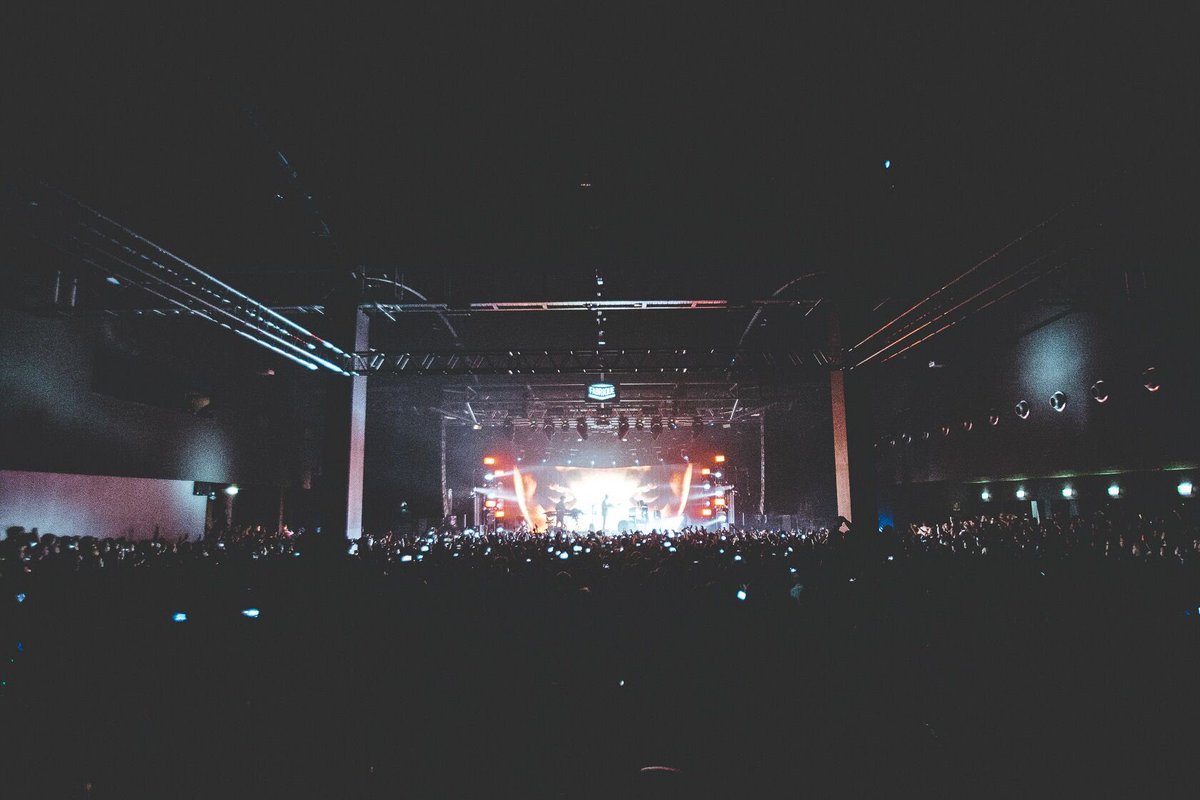halsey's tweet photo. Milan ❤️ https://t.co/7NMplCLHAb