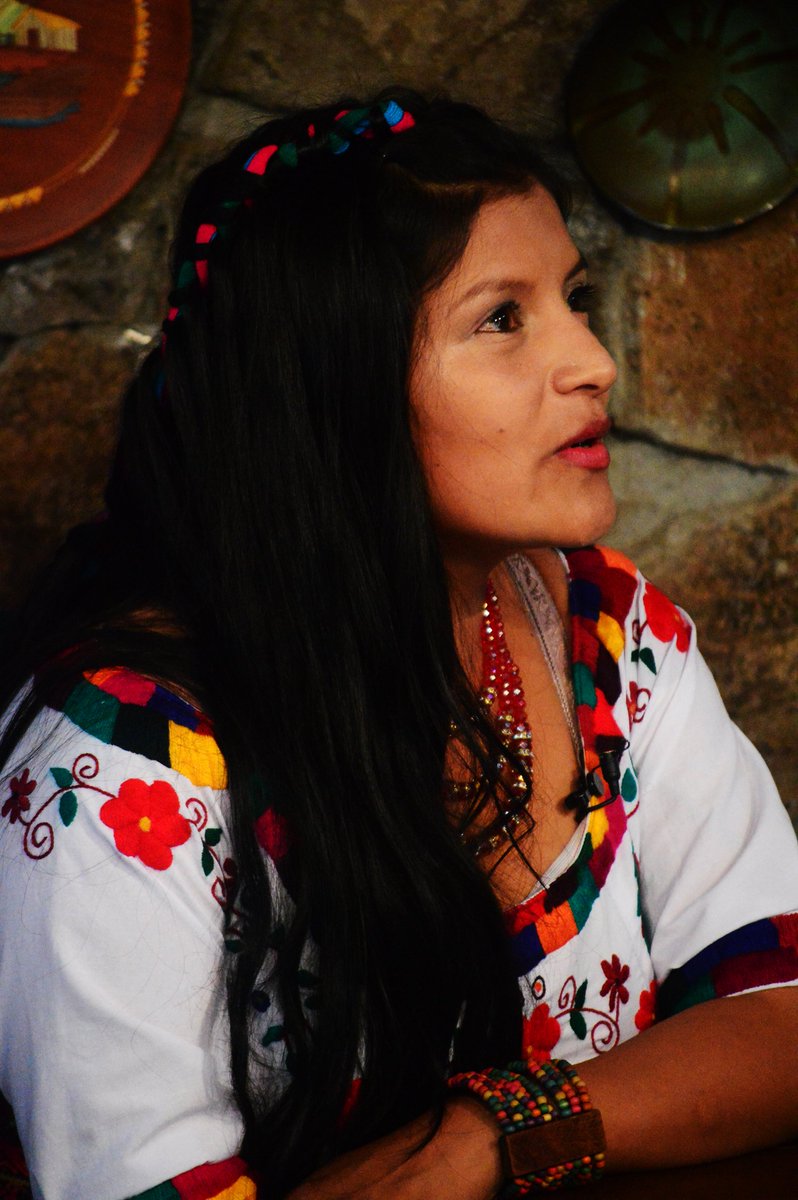 CACRosalia's tweet photo. En la #IIIParte de #CACMujeres con @rosaliaarteaga nos acompaña la cantante Nelly Janeth. https://t.co/jgv4rmtxbF