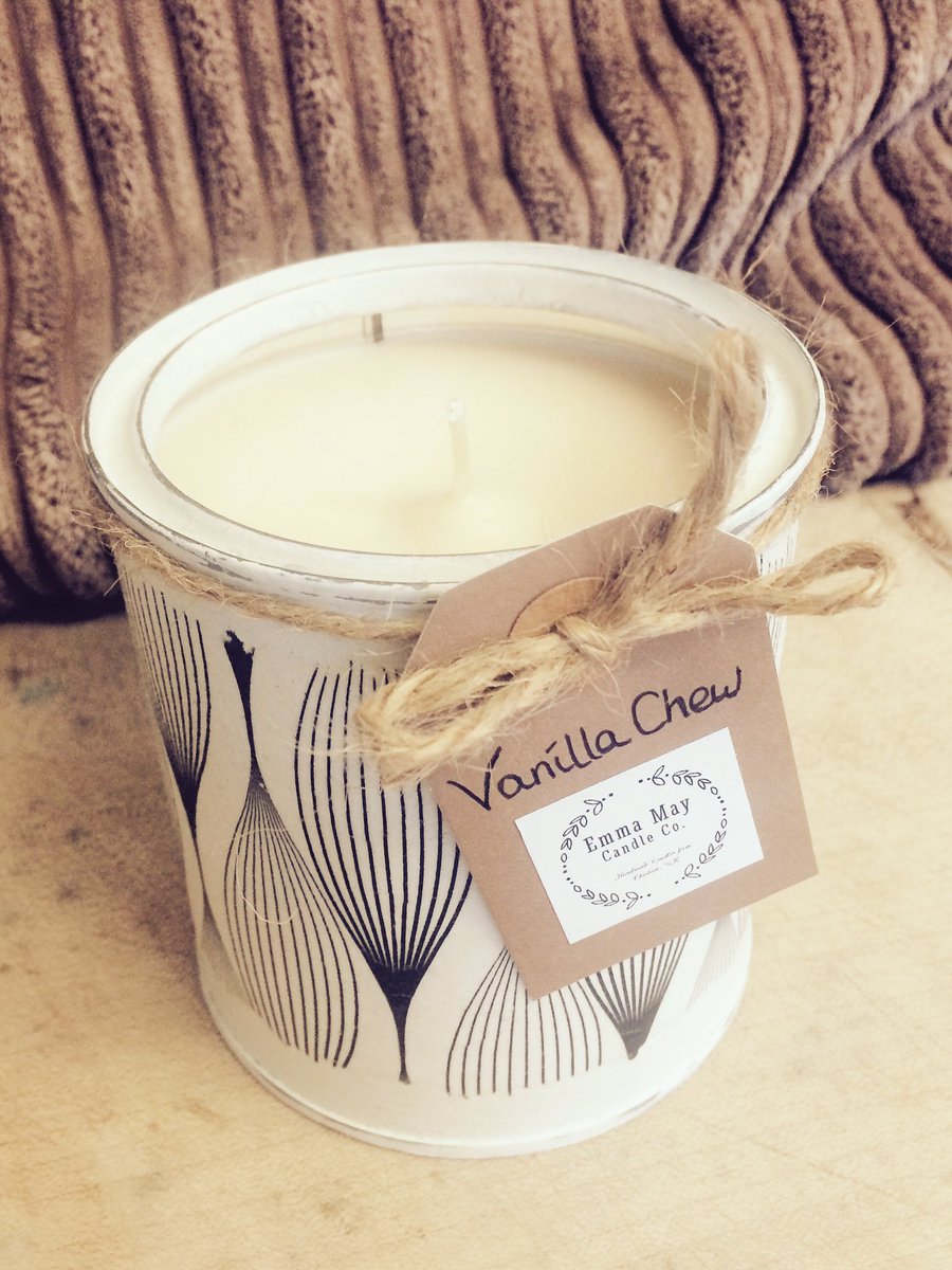 Stylish Vanilla Chew tin. Looks good and smells even better!
