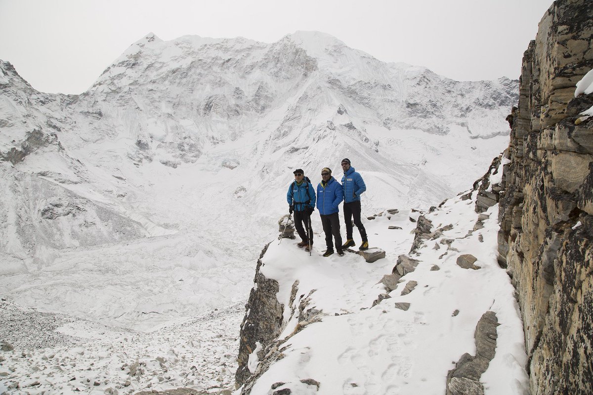 RetoCarlosSoria's tweet photo. Alcanzados los 5.500m. La #ExpediciónBBVA ha llegado hasta el C1 del #IslandPeak y vuelta a #Chukhung #Nepal https://t.co/acOl3APmBA