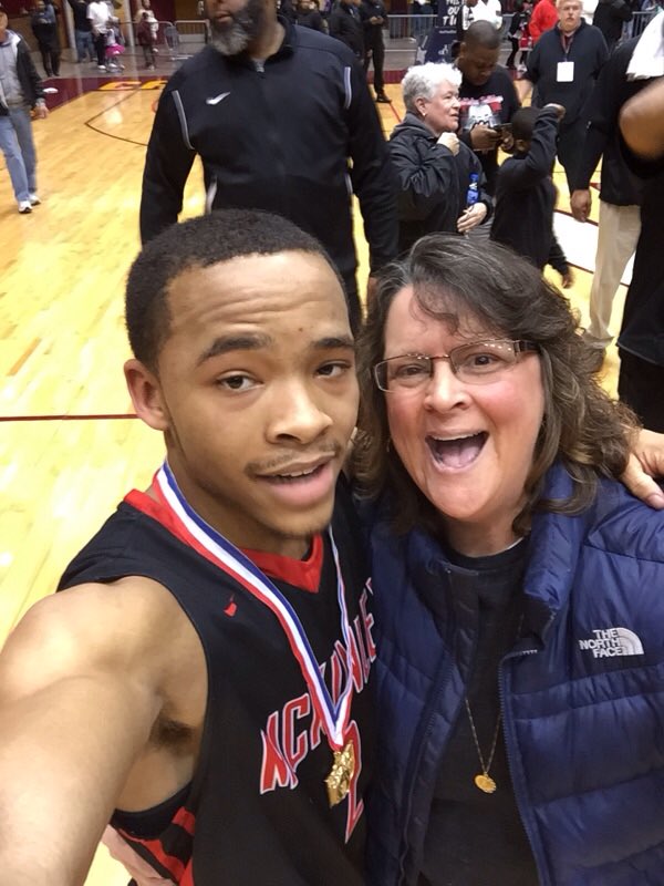AllTogether15's tweet photo. #DistrictChamps #Sweet16 #ProudMama with @DarrylStraught 🏀🏆💙❤️💯 https://t.co/8oBheyZyWC