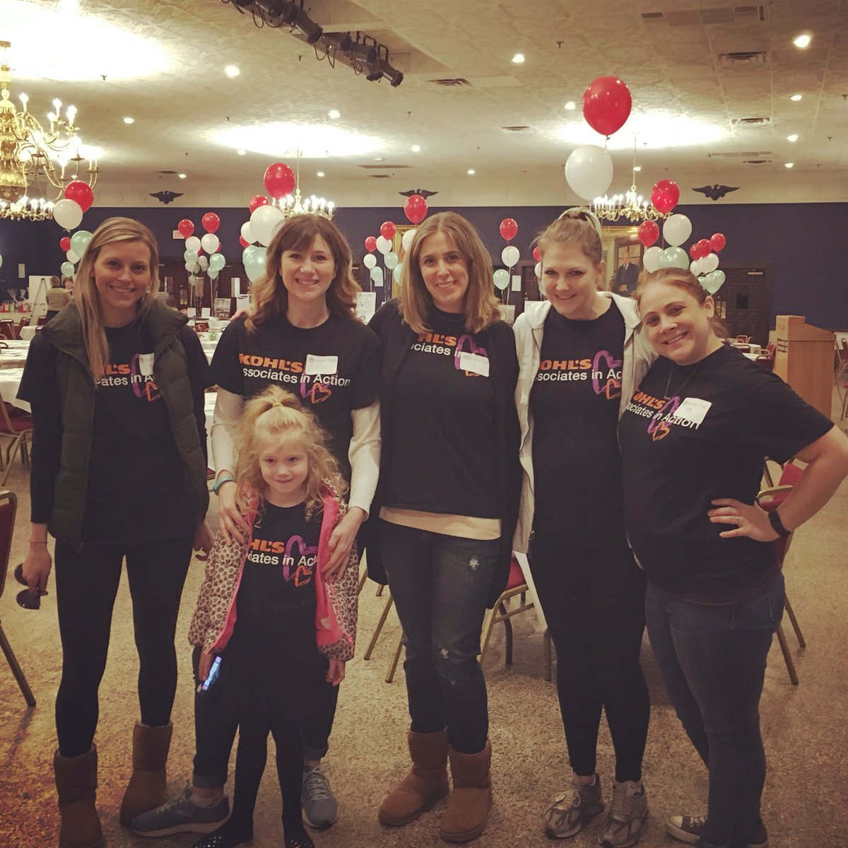 mollyanna_s's tweet photo. Spending the morning with #WMACC prepping for the annual Pasta Fest! #lifeatkohls #kohlscares #teamlandb @maccfund https://t.co/Zqee82CGR4