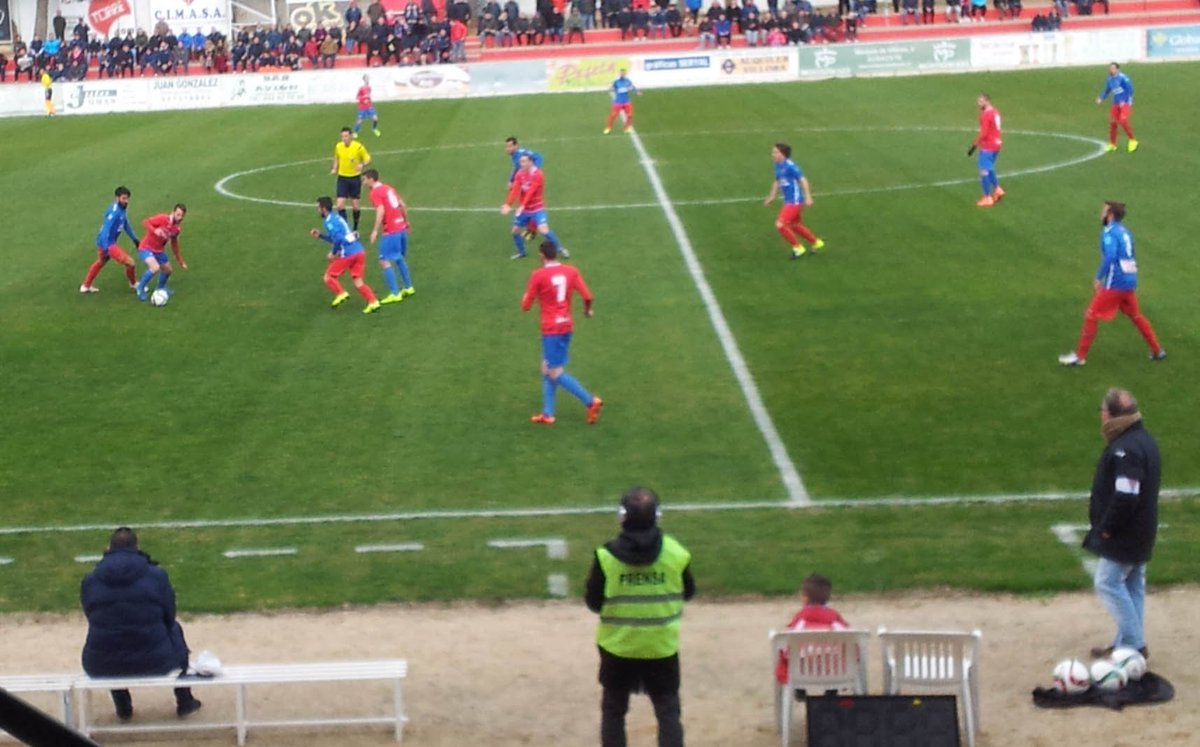 manuellorenzo1's tweet photo. #Fútbol Crónica @LaRodaCf 0-1 @CFuenlabradaSAD Soufian regala los tres puntos https://t.co/SNgNKC7ghz https://t.co/fVjyxrDB7Z