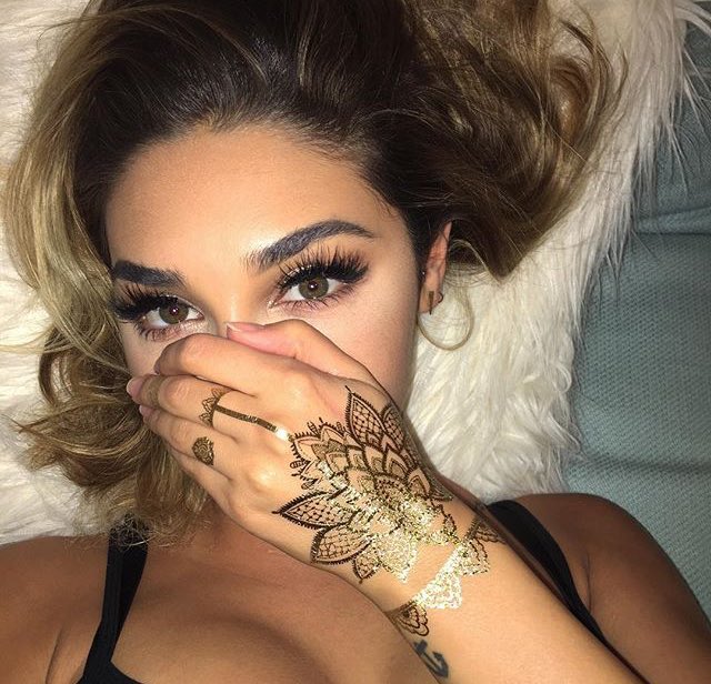 PostBadChantelJ's tweet photo. Green eyes https://t.co/T6yZS8jneJ