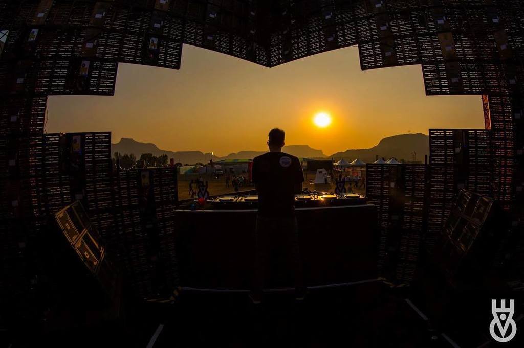 EVCIndia's tweet photo. Behind the decks with @rubenderonde! #BEVC15 
Photo Credits - @AnandMohapatra https://t.co/MP2S7TPKfV https://t.co/q1OiOIa3jv