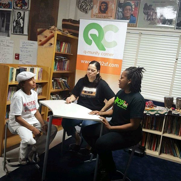 BayAreaRadio123's tweet photo. #Q102SF #QMunityCorner chatting w/ one of the students f/ #RosesInConcrete https://t.co/YXWibvQ6lf #Oakland https://t.co/MxQCpaEPdH
