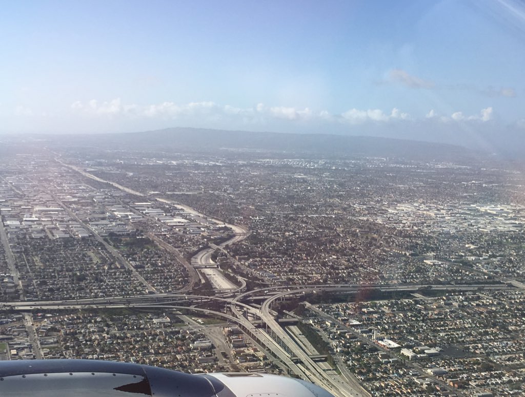 LaneHayes3's tweet photo. LA freeway from the plane. Almost home! #weekendinOrlando https://t.co/J5gLlMAQWX