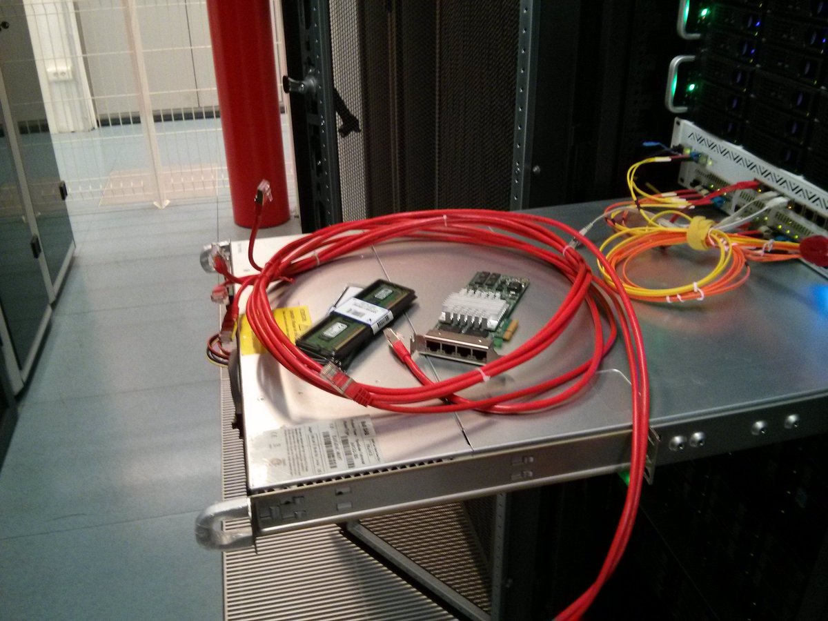 newsoo_fr's tweet photo. @newsoo_fr upgrade +4Gbps pour le serveur de news et +8GB de RAM pour le feed. https://t.co/ZaD1s66OhQ