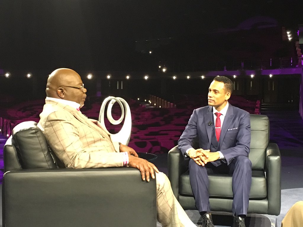 SherilynSmith's tweet photo. A #conversation about #incarceration @tphdallas with @bishopjakes and #HillHarper @tphdallas #TORI2016 #TORImatters https://t.co/Zi16Ffr1fu