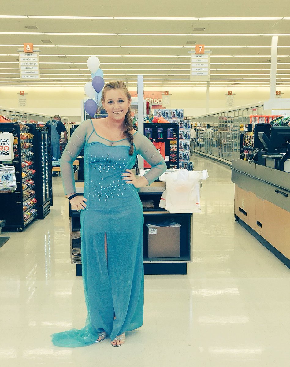 BeltonHyVee's tweet photo. ELSA IS HERE! Come stop by and see the Frozen queen! 11-1pm TODAY ONLY at your Belton HyVee! https://t.co/Xz7Ruw2xCy