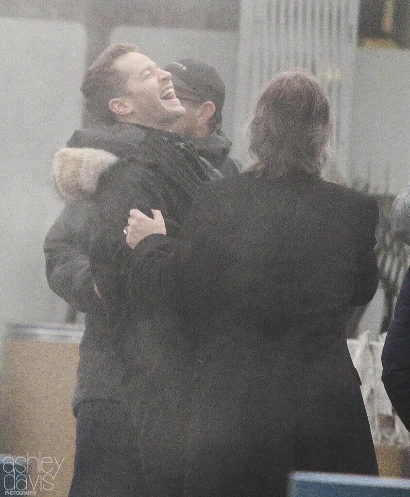 TLKdearie's tweet photo. Robert Carlyle making everyone happy on set makes me happy https://t.co/UejJ5QwXj1
