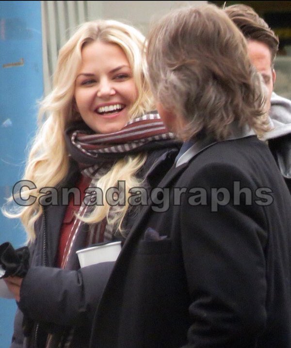 TLKdearie's tweet photo. Robert Carlyle making everyone happy on set makes me happy https://t.co/UejJ5QwXj1