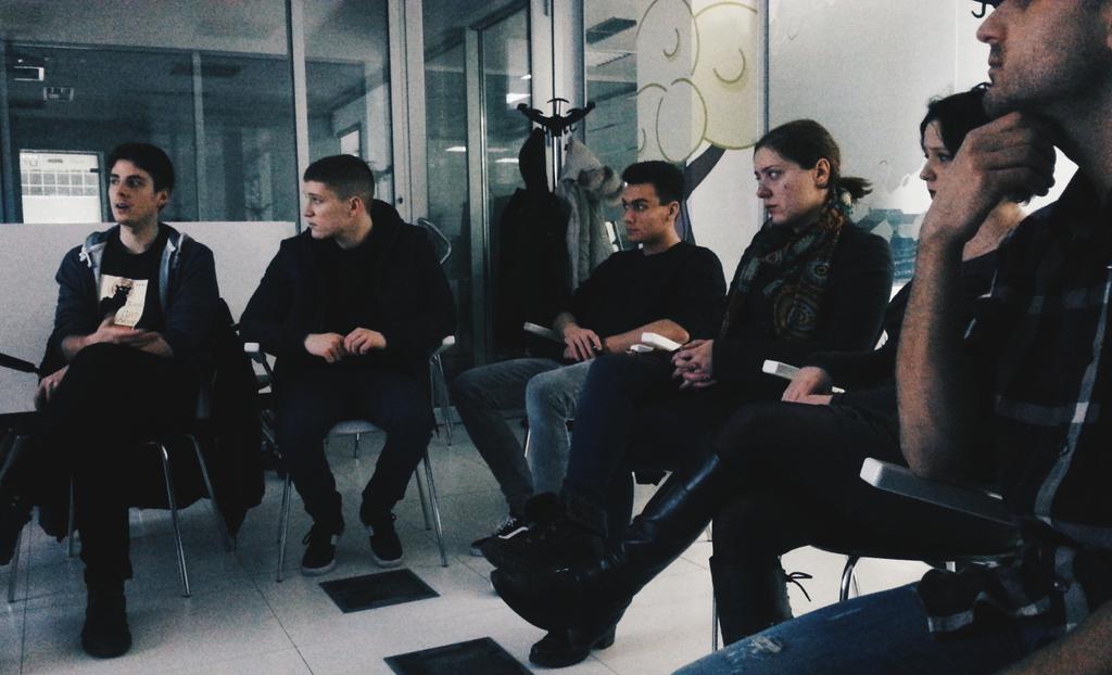 CoriussVorg's tweet photo. Work work work work work! 💪
#sundaymeetings #BTS  #peeps #coriussv #coriuss2016 #cor #simulation https://t.co/ljEMTB9RwI