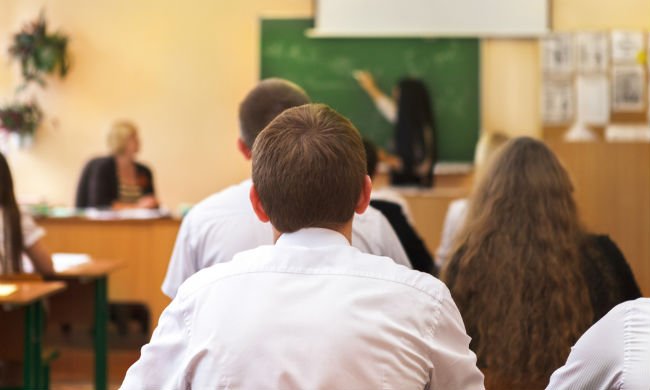 yesmagazine's tweet photo. Why sex ed should include lessons on young love https://t.co/MgSgQJZ0cz https://t.co/Gz2WqLx6Yi