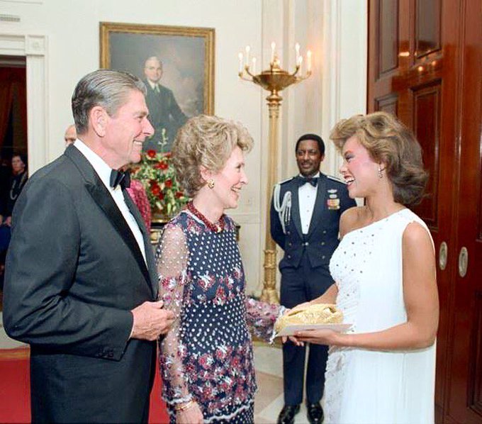 My first state dinner at The White House hosted by the elegant First Lady #NancyReagan. A night I'll