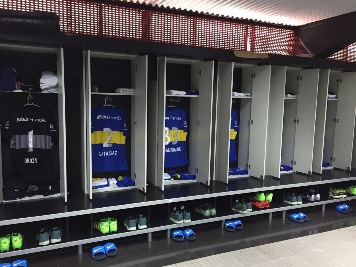 ¡Todo listo en el vestuario de #Boca! Desde las 17 vs. River en el Monumental. #VamosBoca